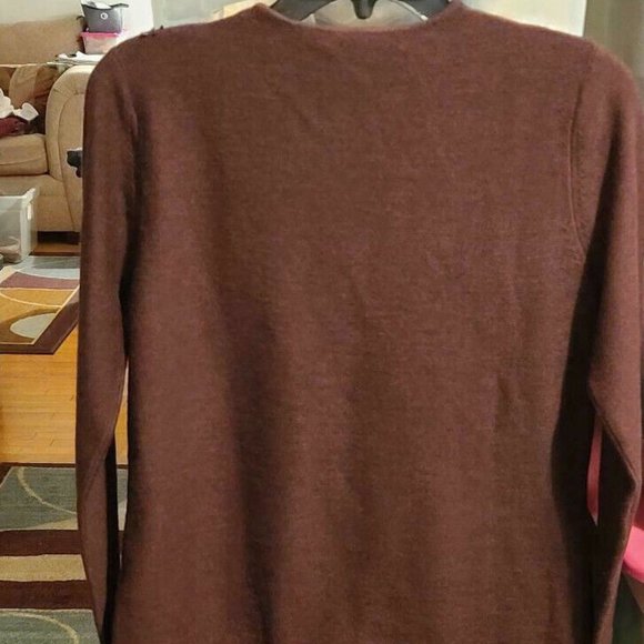 Company Ellen Tracy Brown Embroidered V-Neck Sweater Size Small - Picture 2 of 2